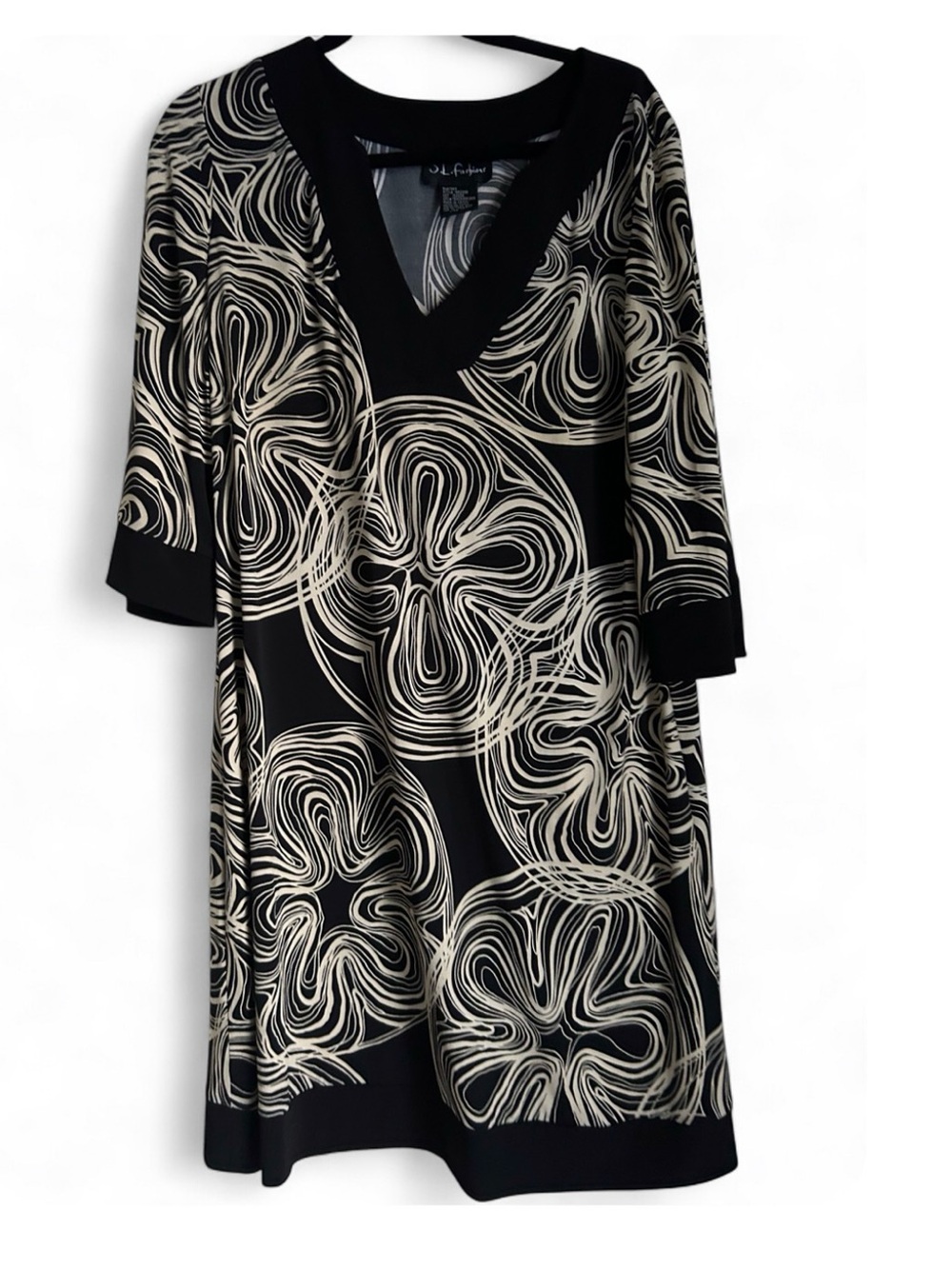 S.L. Fashions Black & White Graphic Swirl V-Neck Shift Dress - Size 16